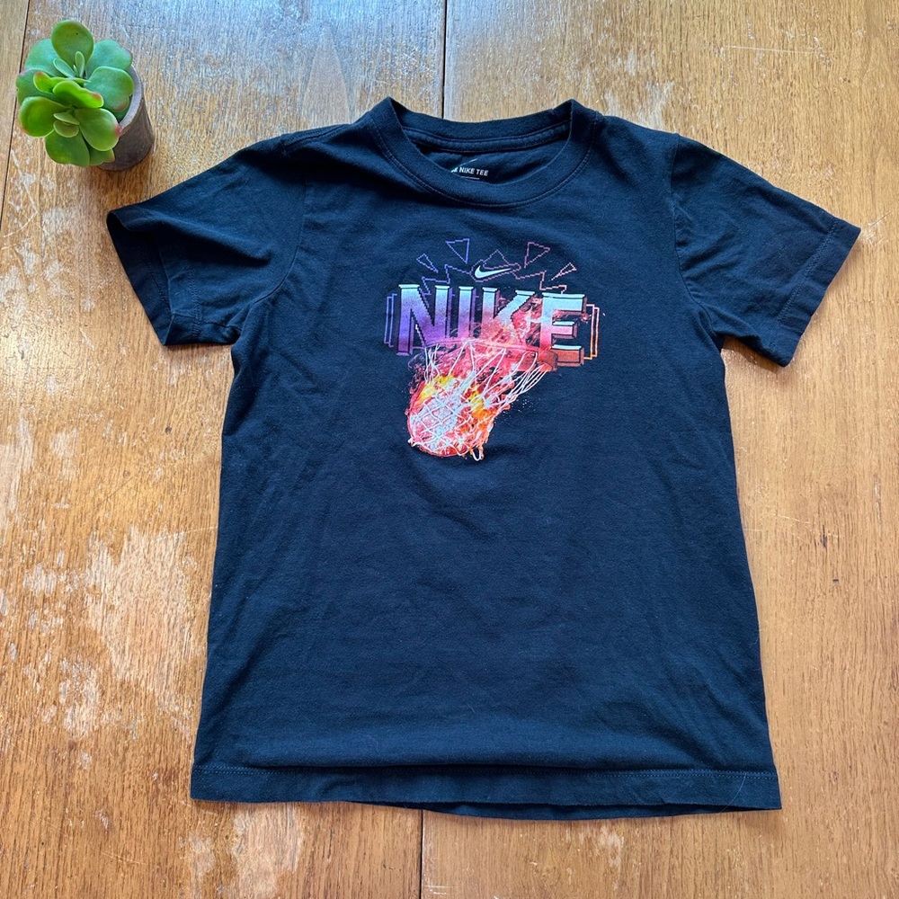Nike Basketball graphic tee